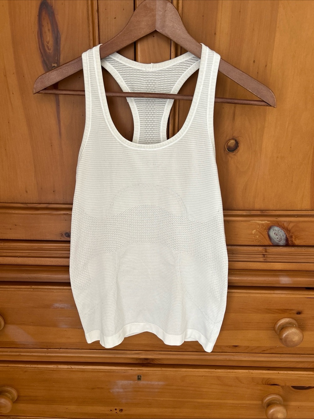 Lululemon Swiftly Tech I Am A Runner Because I Run Racerback Tank Size 4 White